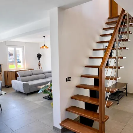 Semesterbostad Maison Contemporaine Standing - 4 Chambres, Terrasse, & Espace