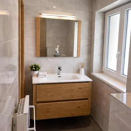 Maison Contemporaine Standing - 4 Chambres, Terrasse, & Espace *